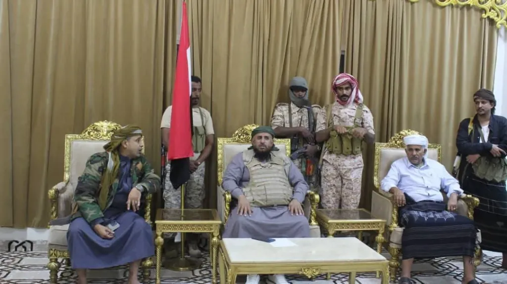 عاجل – المهرة تحت سيطرة ”درع الوطن”: العميد الجدحي يستلم القصر الجمهوري ومطار الغيضة وميناء نشطون ومفاصل ح...